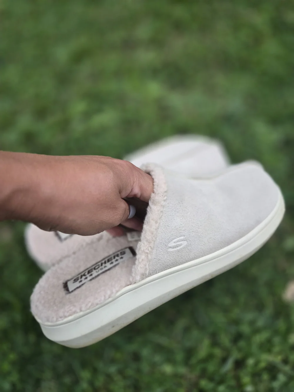 Skechers Cozy Slip-On Shearling Lined Slippers in Light Beige
